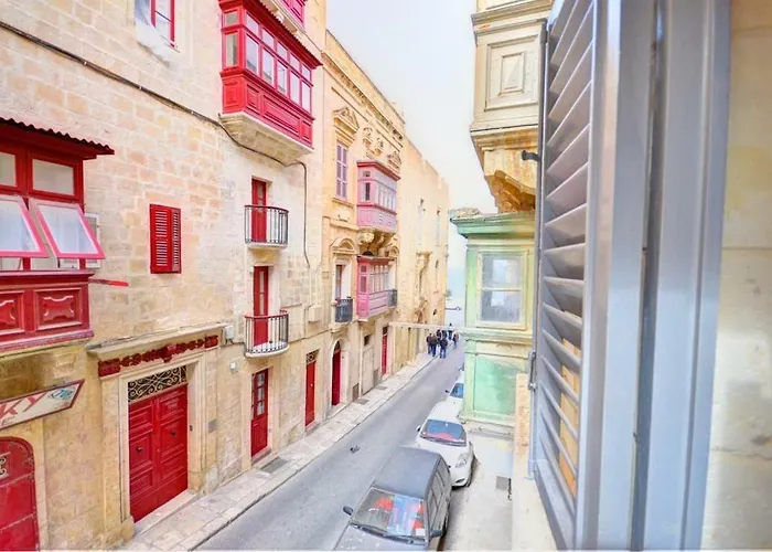 West Street Apartment *