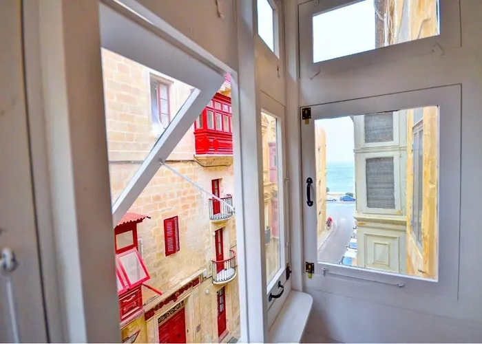 Apartment West Street Valletta